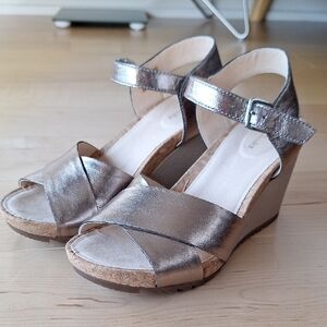 Clarks Flex Sun Wedge Sandal - Stone Metallic